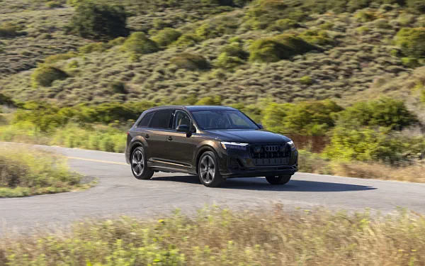 Cars wallpapers Audi Q7 55 TFSI quattro (Tamarind Brown Metallic) US-spec - 2025