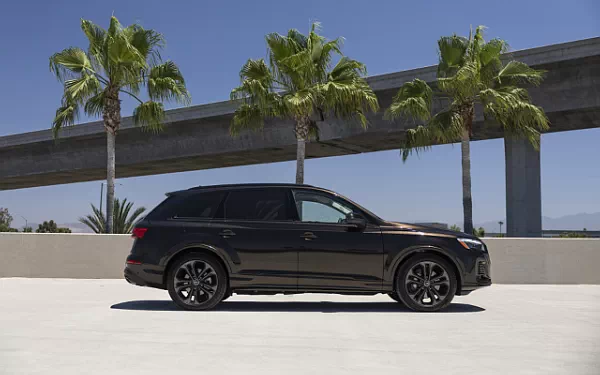 Cars wallpapers Audi Q7 55 TFSI quattro (Tamarind Brown Metallic) US-spec - 2025