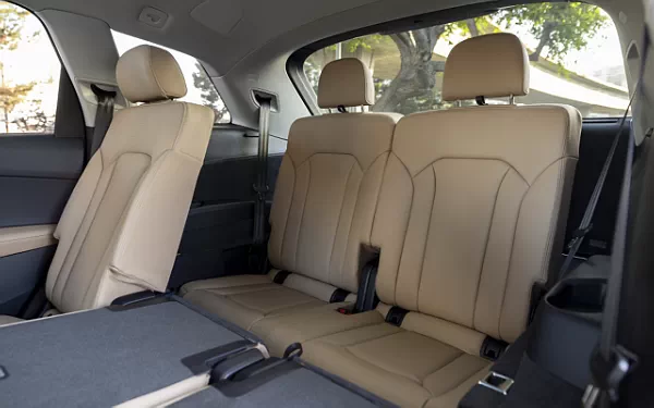 Cars wallpapers Audi Q7 55 TFSI quattro (Tamarind Brown Metallic) US-spec - 2025