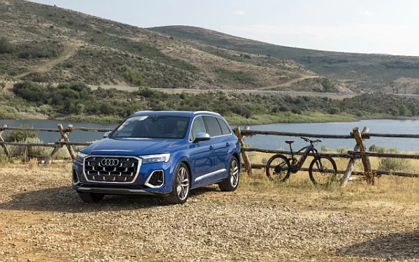 Cars wallpapers Audi SQ7 TFSI (Ascari Blue Metallic) US-spec - 2025