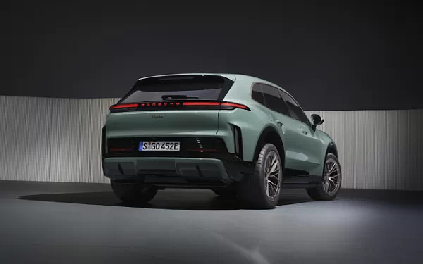 Cars wallpapers Porsche Cayenne Turbo Electric - 2026