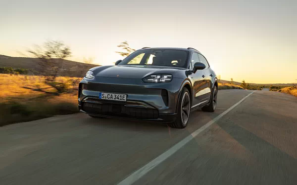 Cars wallpapers Porsche Cayenne Electric - 2026