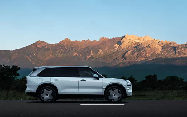 Cars wallpapers Zeekr 9X (White) - 2025